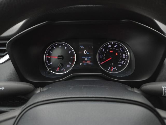 Used 2019 Toyota RAV4 LE image 31