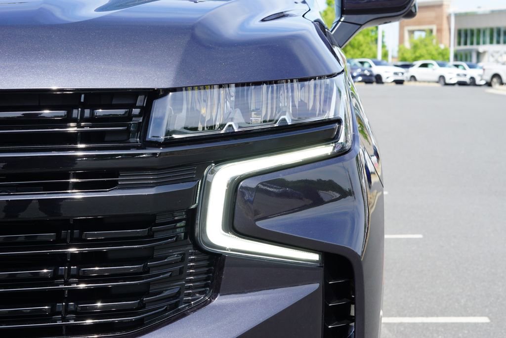 Used 2024 Chevrolet Suburban RST w/ Luxury Package AWD/4WD image 10