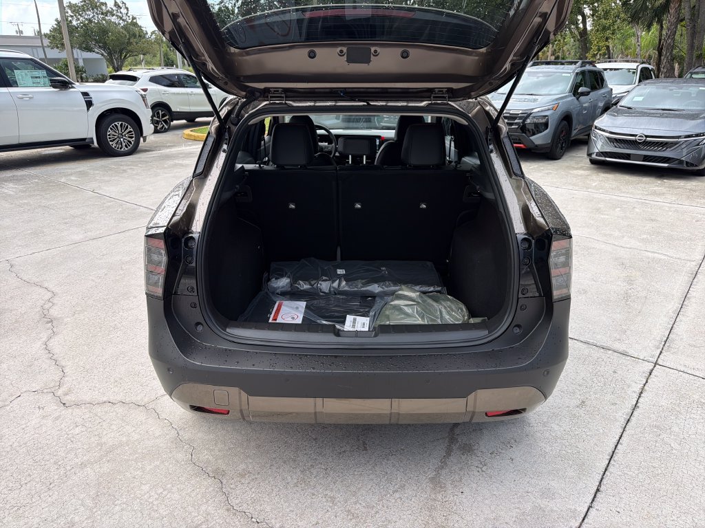 New 2027 Nissan Kicks SR FWD image 29