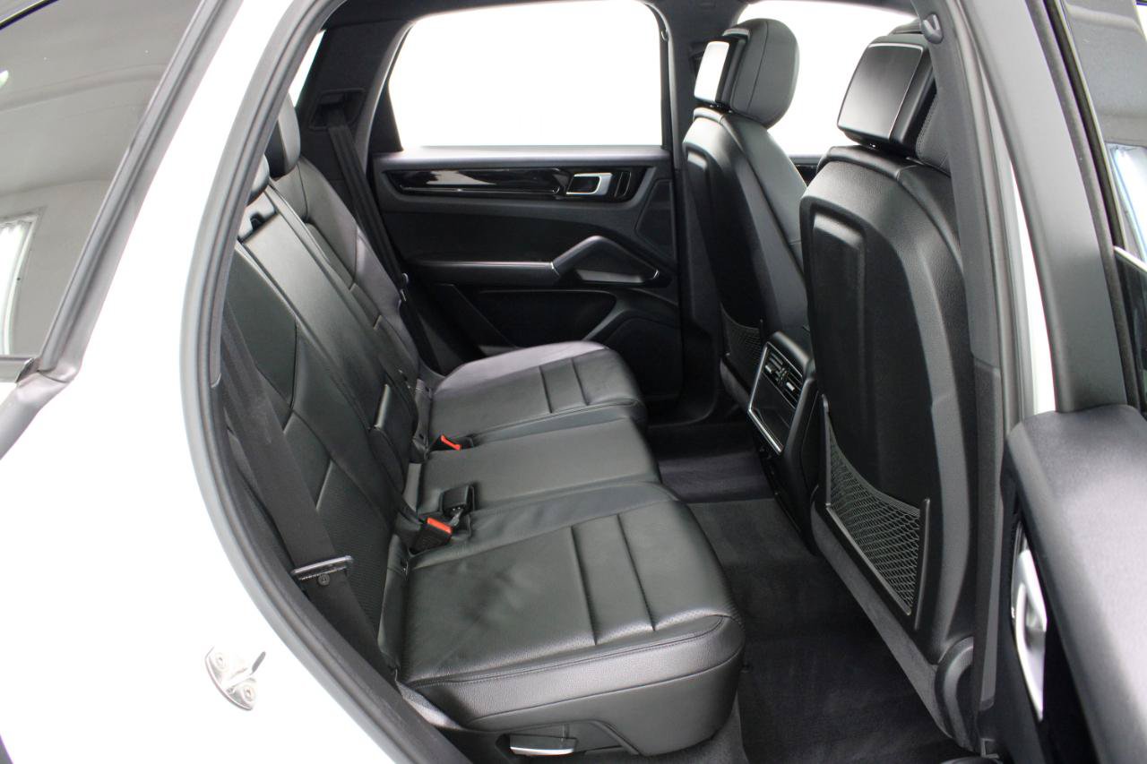 Used 2020 Porsche Cayenne AWD/4WD image 39