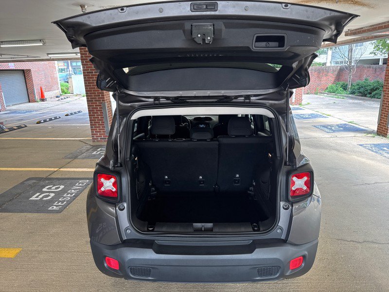 Used 2017 Jeep Renegade Latitude AWD/4WD image 26