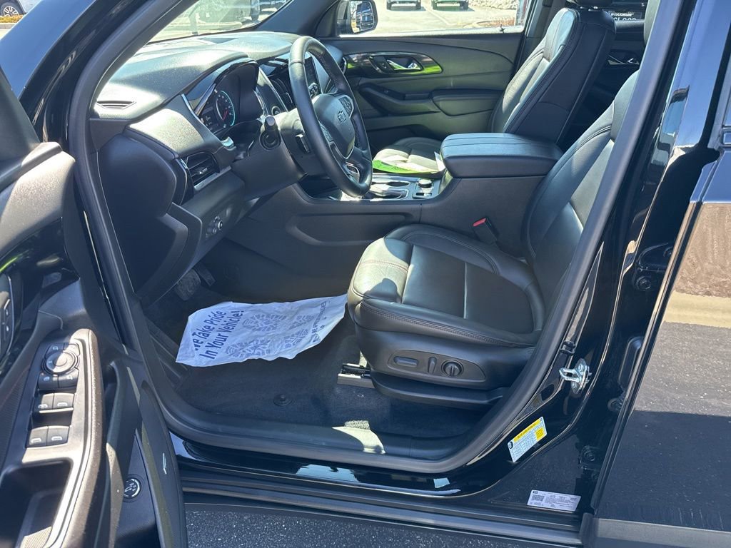 Certified 2023 Chevrolet Traverse RS w/ LPO, Floor Liner Package image 24