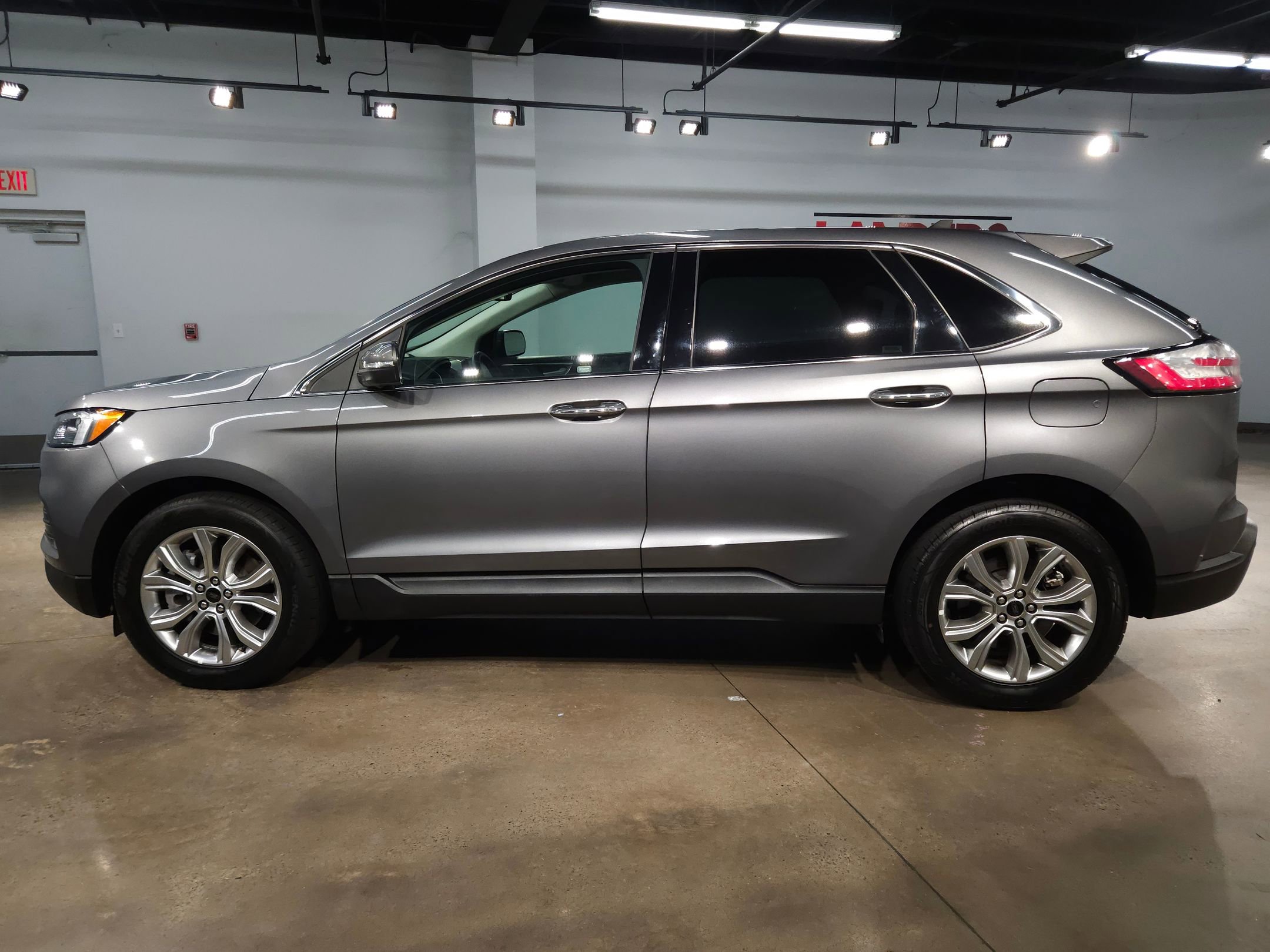 Used 2024 Ford Edge Titanium image 4