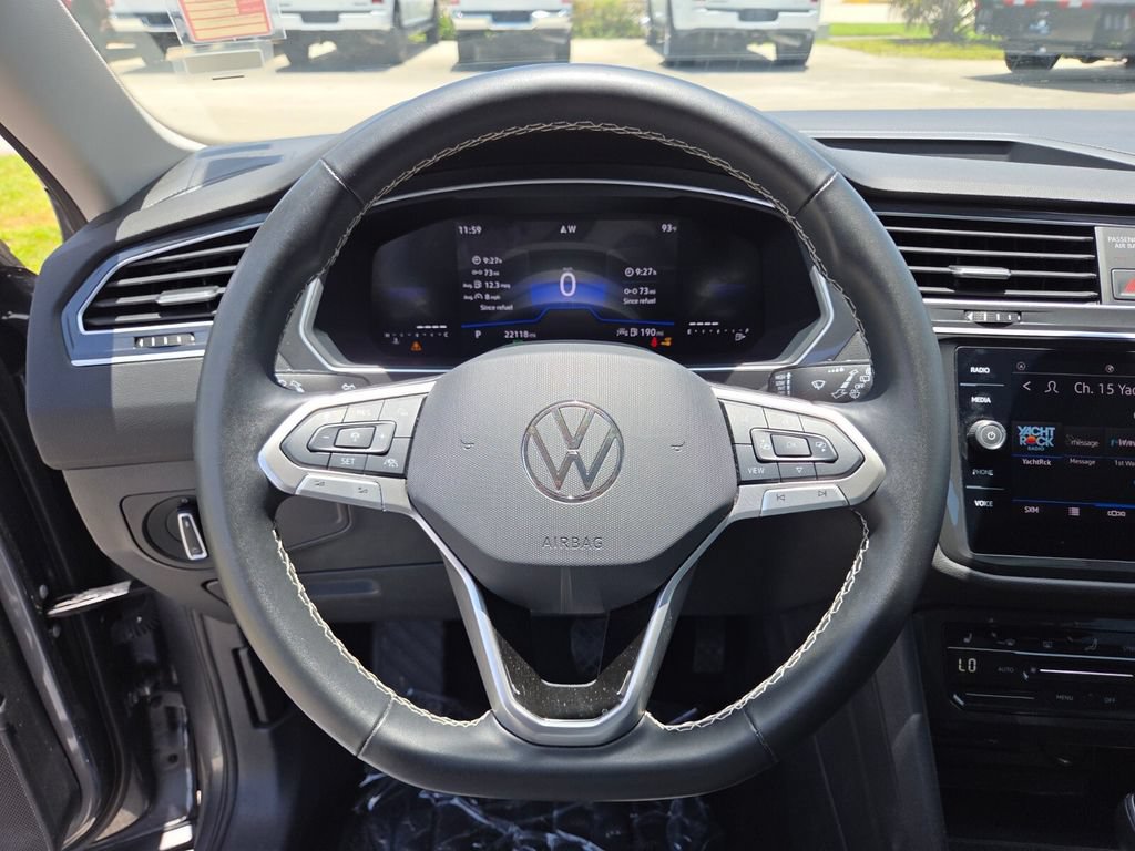 Used 2024 Volkswagen Tiguan SE FWD image 34