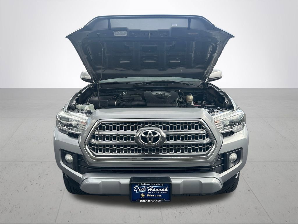 Used 2016 Toyota Tacoma TRD Sport w/ Premium & Technology Package image 4