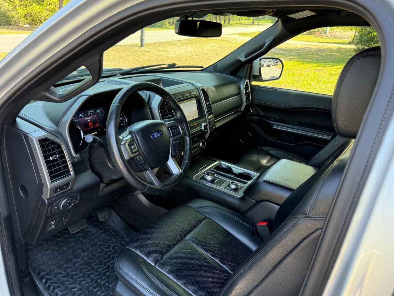 Used 2019 Ford Expedition Max XLT w/ Equipment Group 202A AWD/4WD image 15