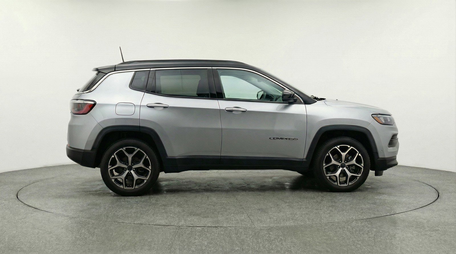 Used 2025 Jeep Compass Limited AWD/4WD image 11