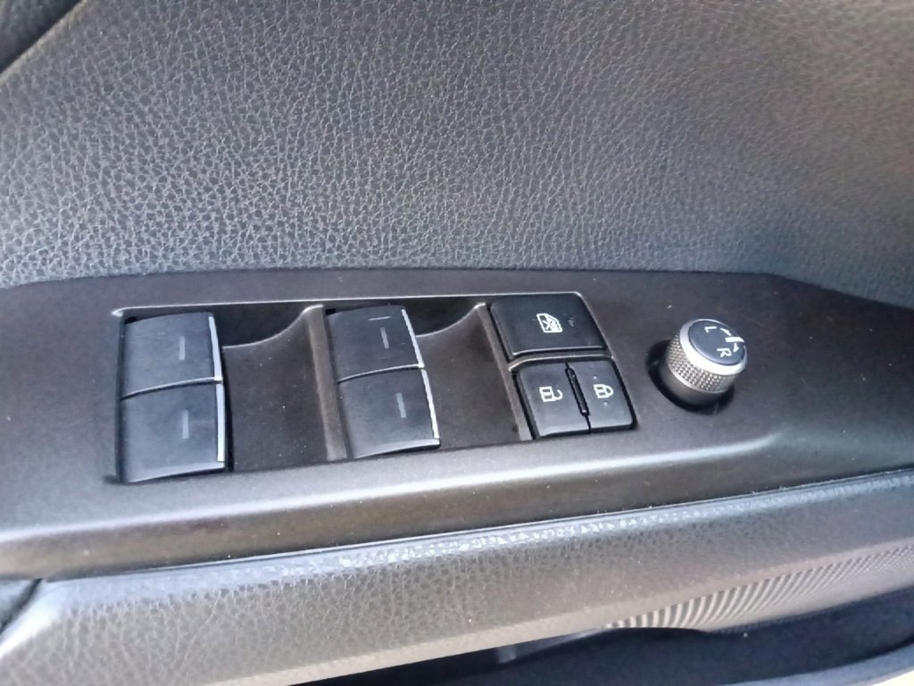 Used 2024 Toyota Camry XLE image 12