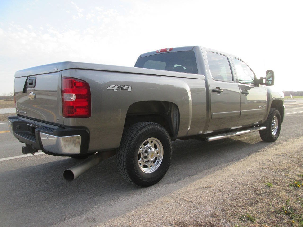 Used 2008 Chevrolet Silverado 2500 LT w/ Safety Package AWD/4WD image 6