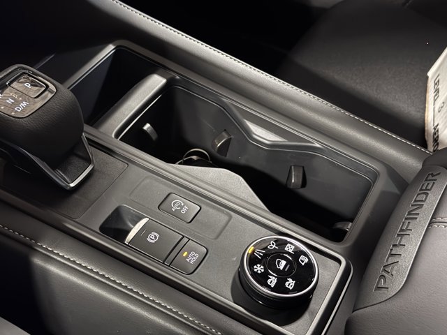 New 2025 Nissan Pathfinder S image 23