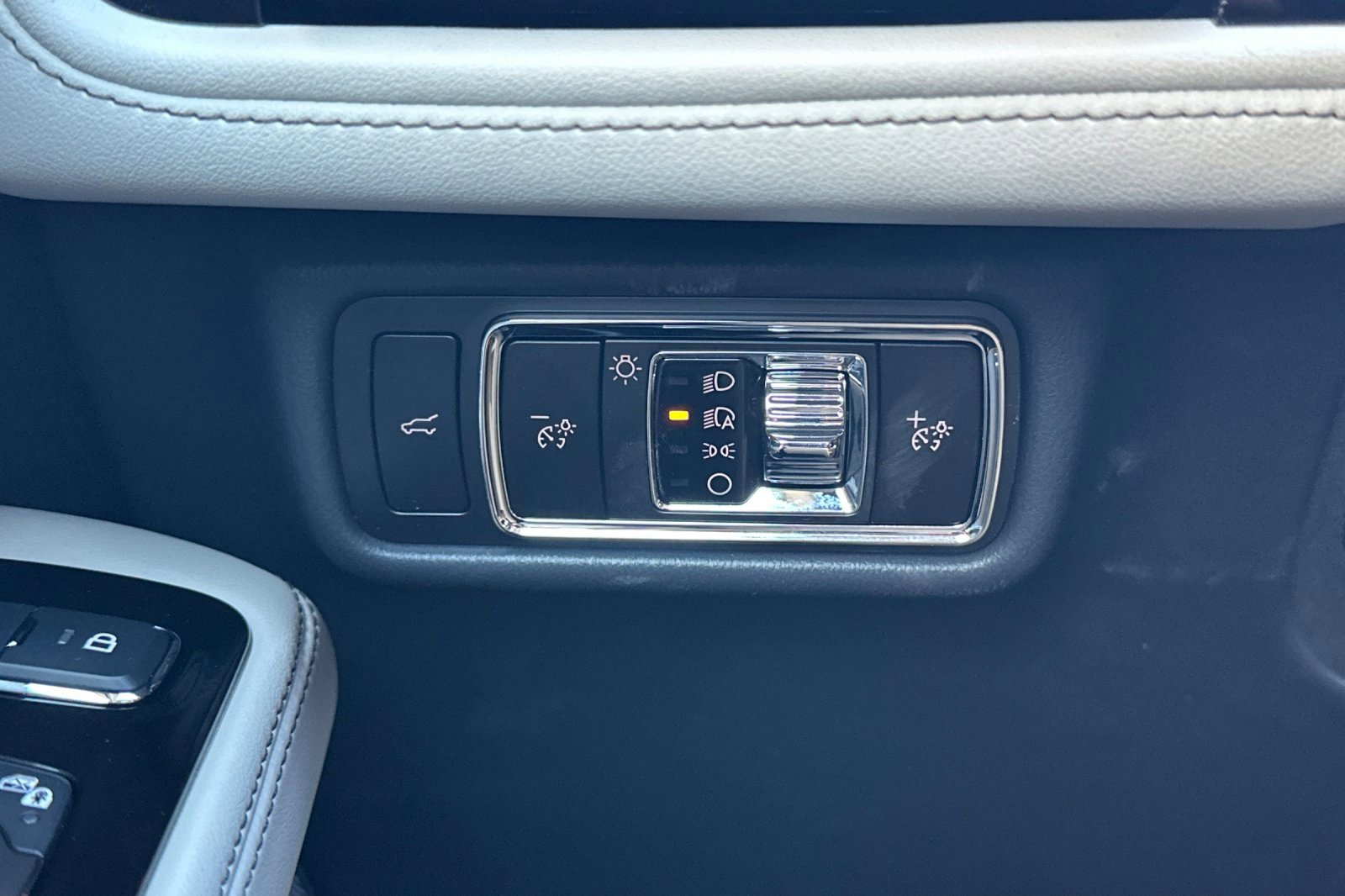 New 2025 Lincoln Aviator 2WD image 28