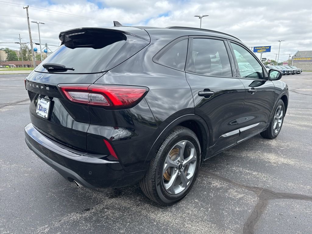 Used 2024 Ford Escape ST-Line w/ Tech Pack #1 FWD image 7
