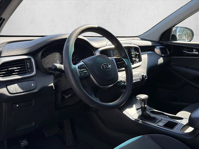 Used 2020 Kia Sorento FWD V6 image 9