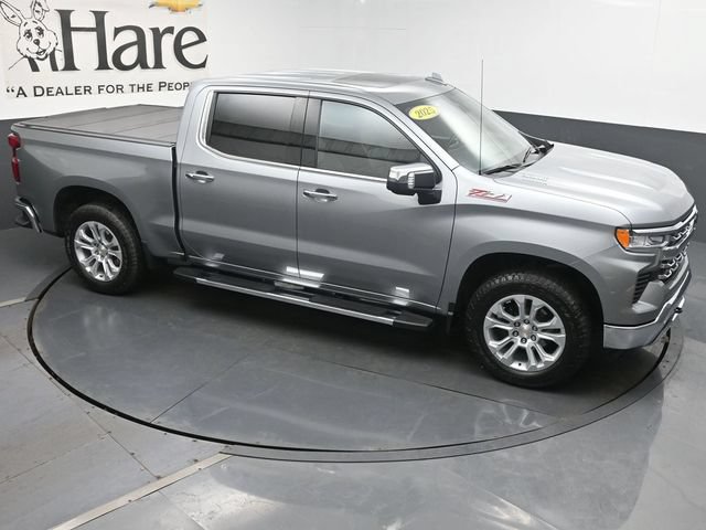 Used 2025 Chevrolet Silverado 1500 LTZ AWD/4WD image 37