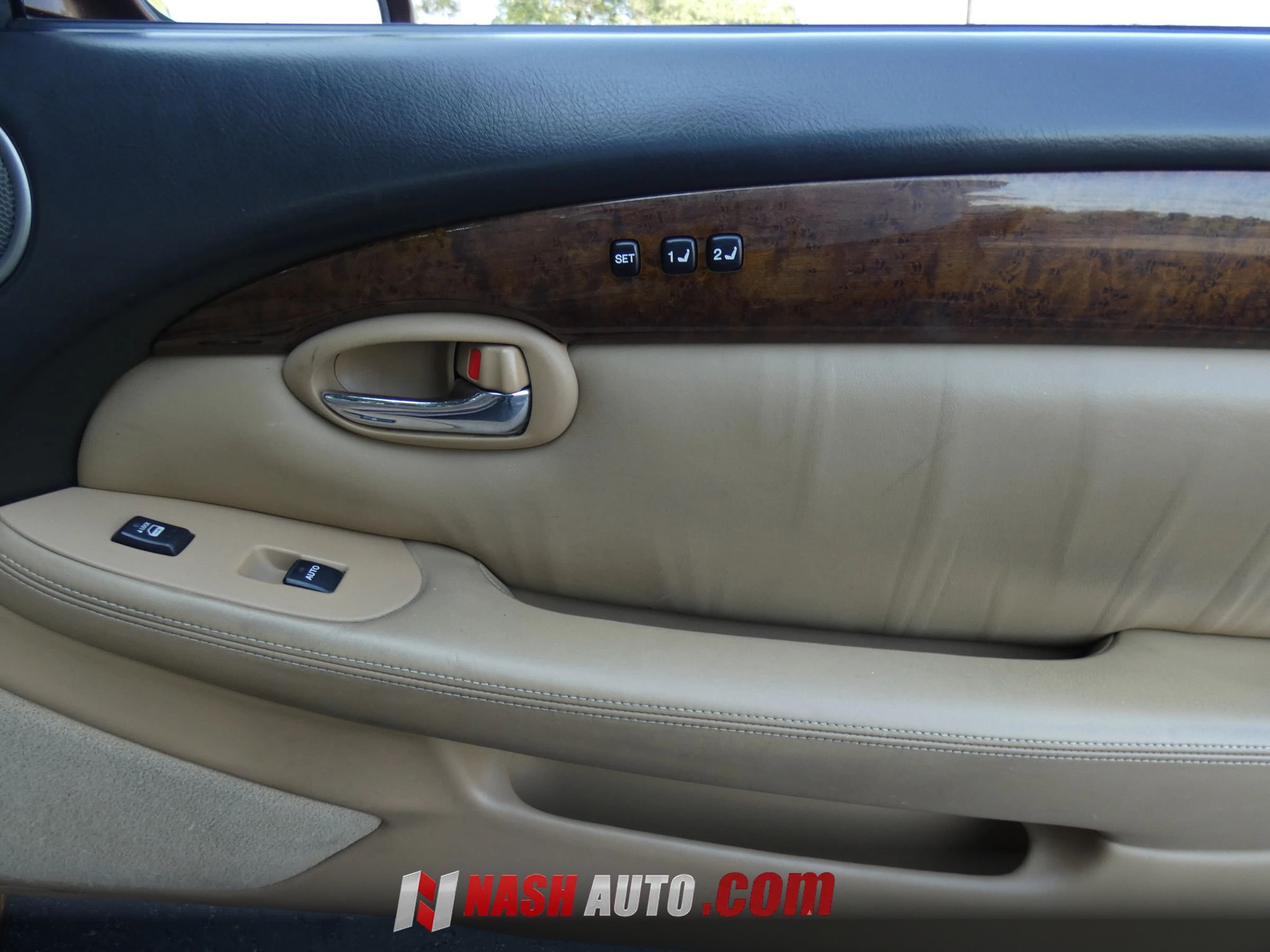 Used 2006 Lexus SC 430 Convertible RWD image 32