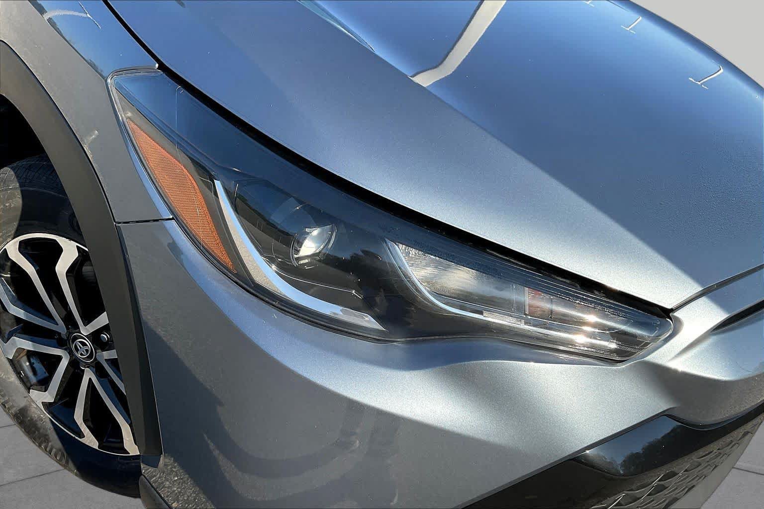 Used 2024 Toyota Corolla Cross AWD Hybrid image 27