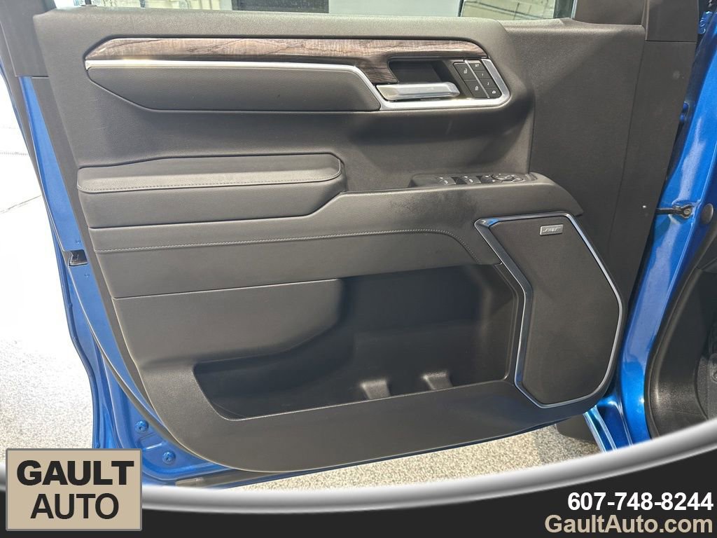 Used 2022 Chevrolet Silverado 1500 LTZ w/ Technology Package image 12