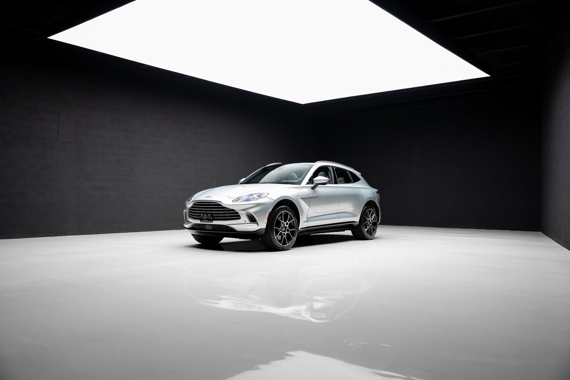 Used 2022 Aston Martin DBX image 86