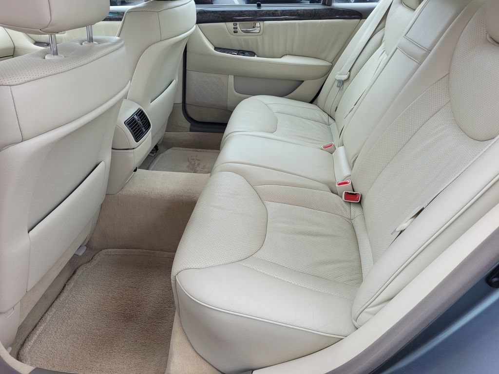 Used 2002 Lexus LS 430 RWD image 6