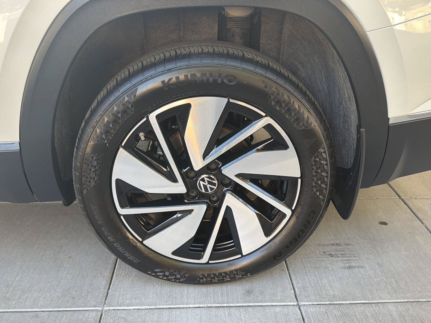 Certified 2024 Volkswagen Atlas SEL AWD/4WD image 12