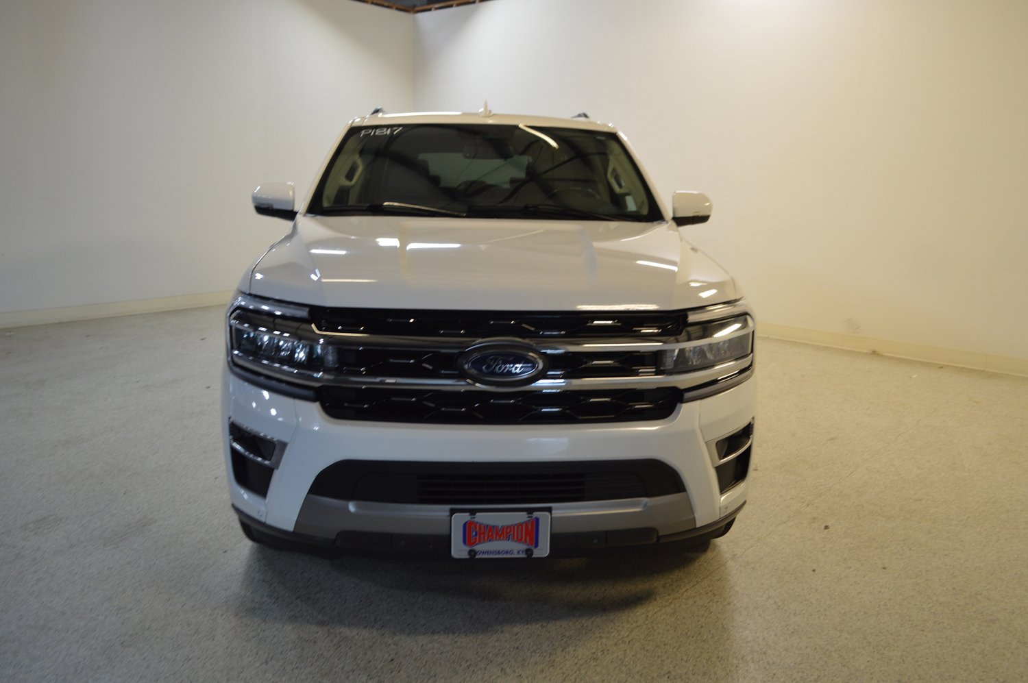 Used 2024 Ford Expedition Limited AWD/4WD image 8