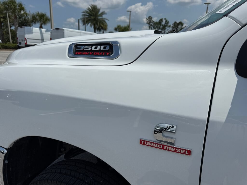 New 2026 RAM 3500 Tradesman AWD/4WD image 9