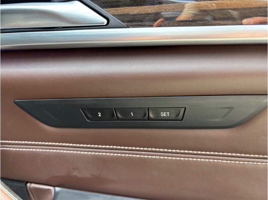 Used 2018 BMW 540i RWD image 49
