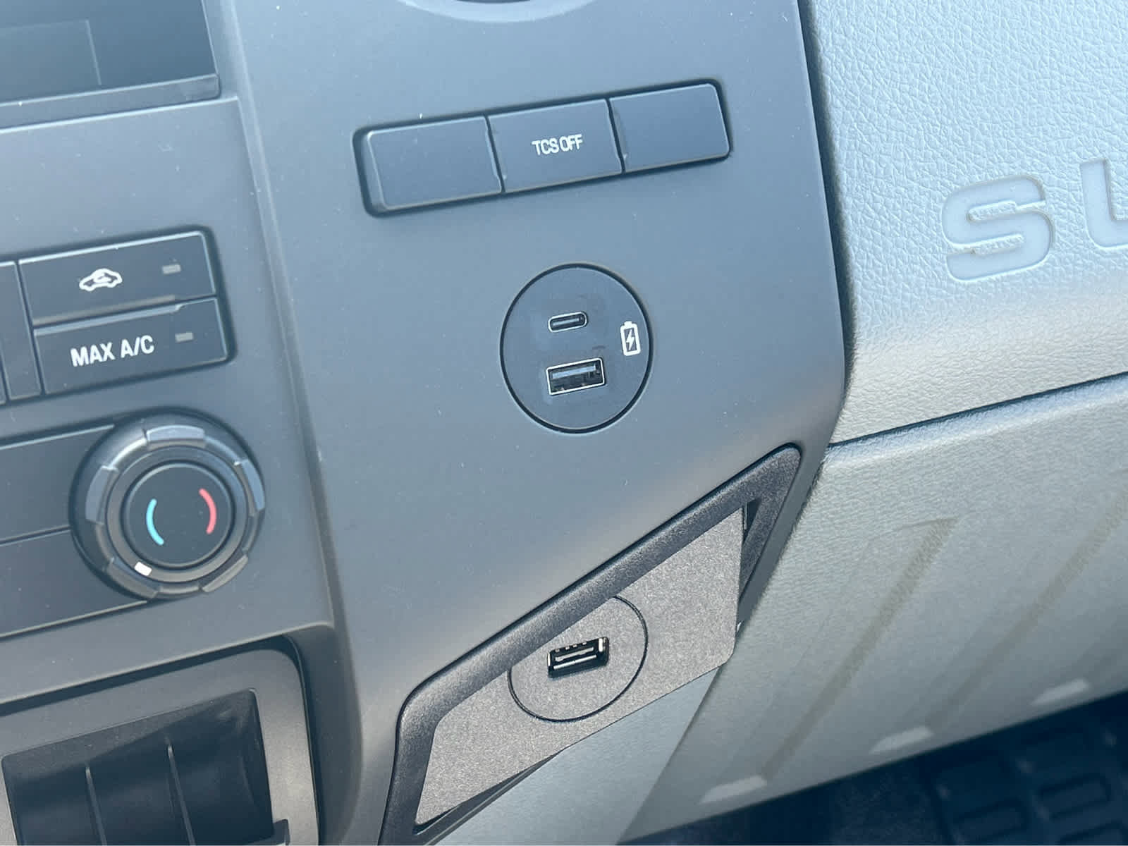 Used 2026 Ford F750 2WD Crew Cab Super Duty image 24