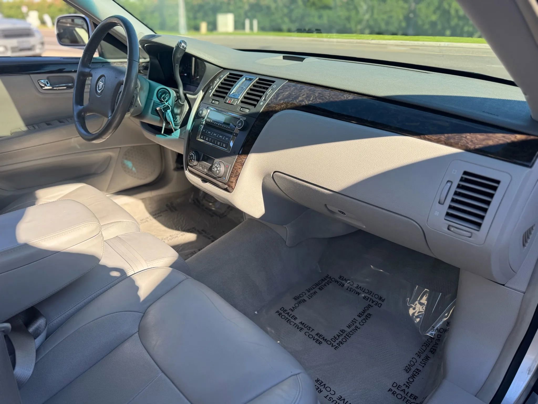 Used 2011 Cadillac DTS Luxury image 43