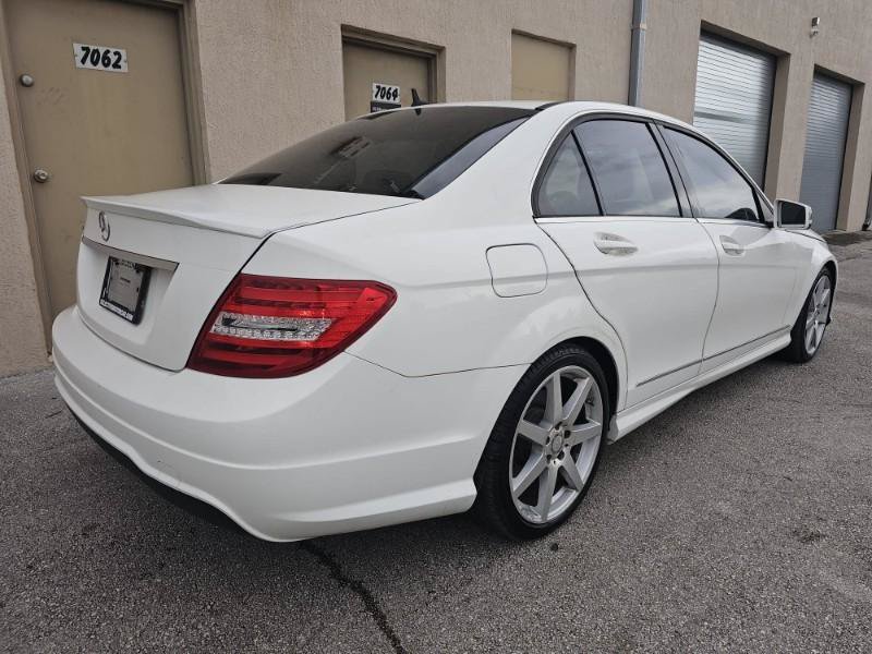 Used 2014 Mercedes-Benz C 250 Sedan image 14