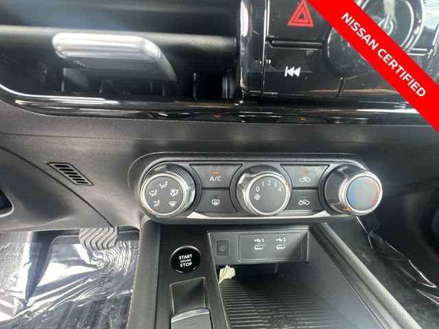 Used 2025 Nissan Kicks SV AWD/4WD image 18