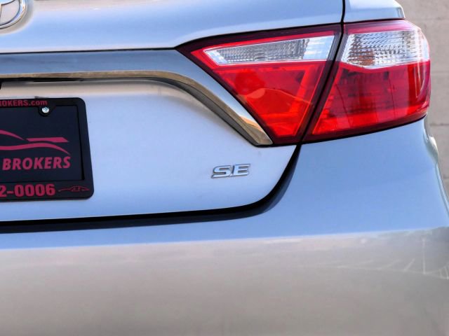 Used 2015 Toyota Camry SE image 6