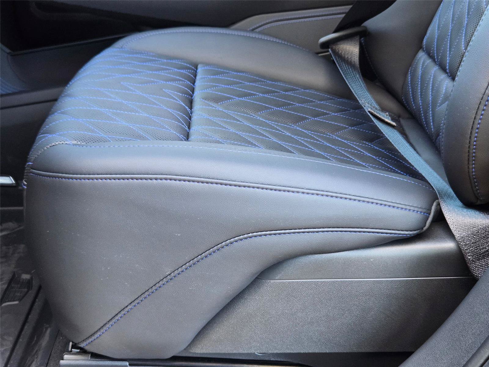 New 2026 Cadillac Escalade IQ Luxury 1 w/ LPO, Floor Liner Package AWD/4WD image 27