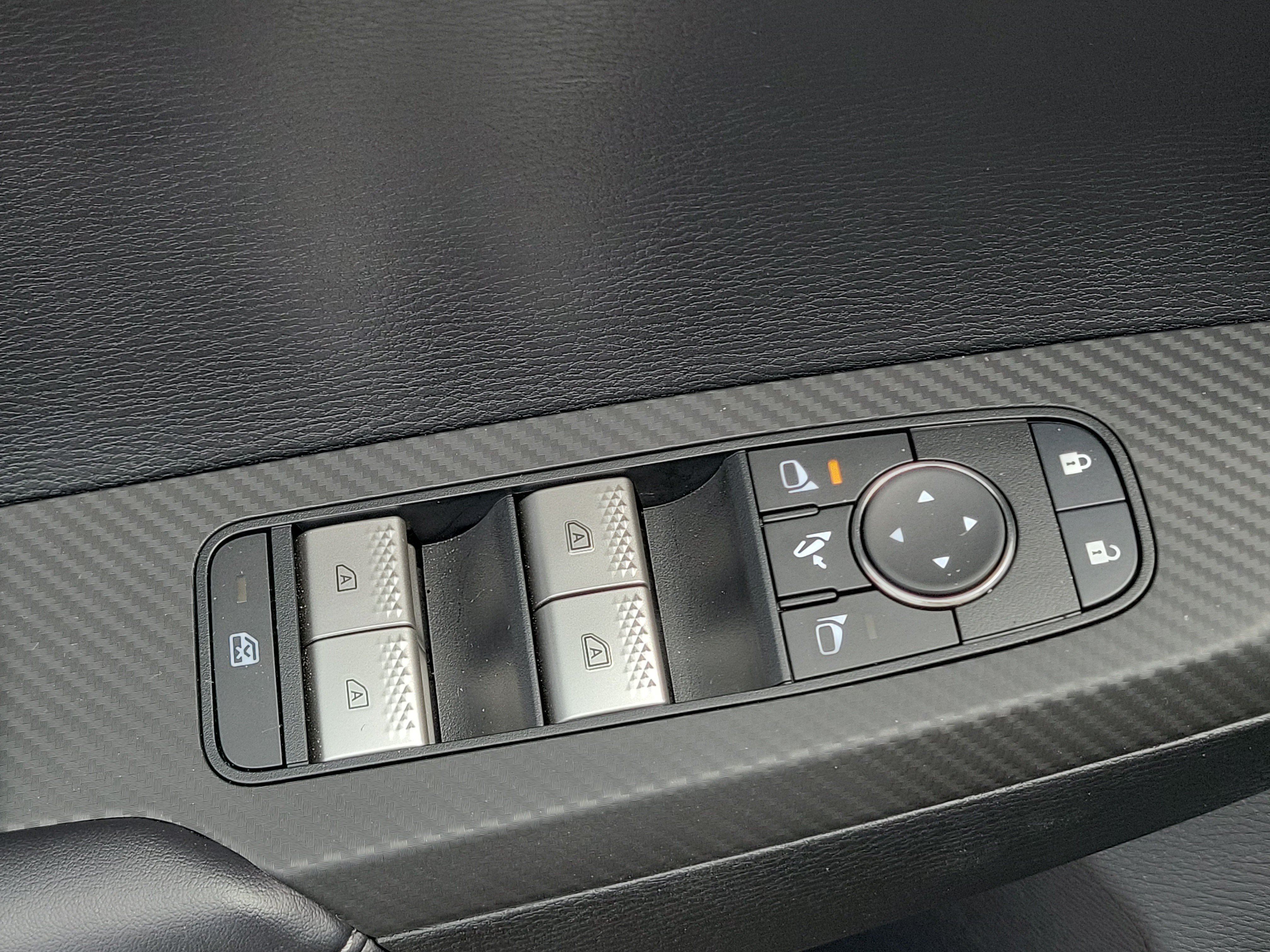 Used 2025 Mitsubishi Outlander SE FWD image 30