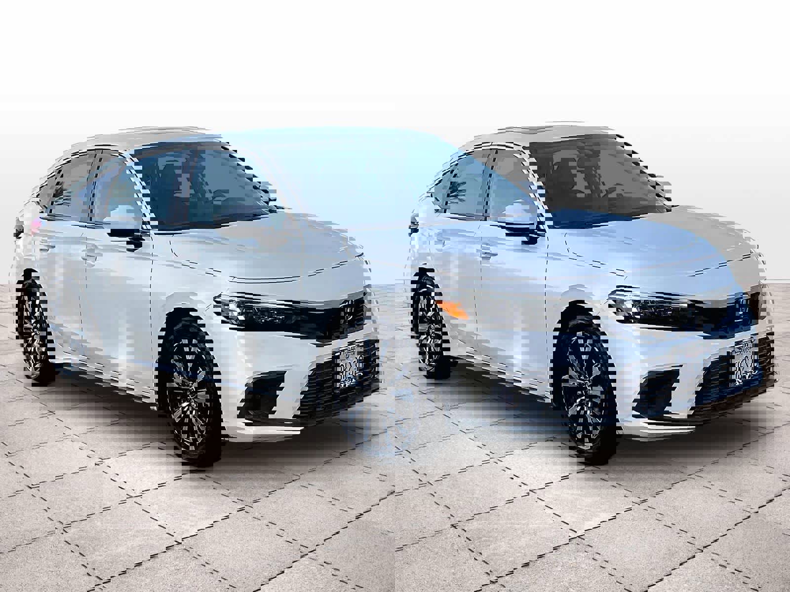 Used 2023 Honda Civic EX-L image 2