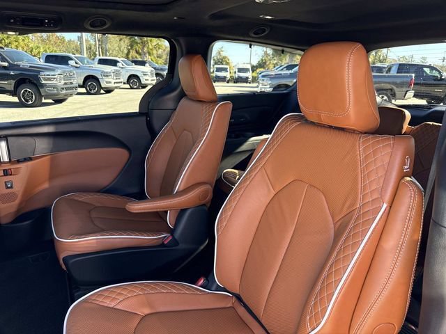 New 2026 Chrysler Pacifica Pinnacle FWD image 10