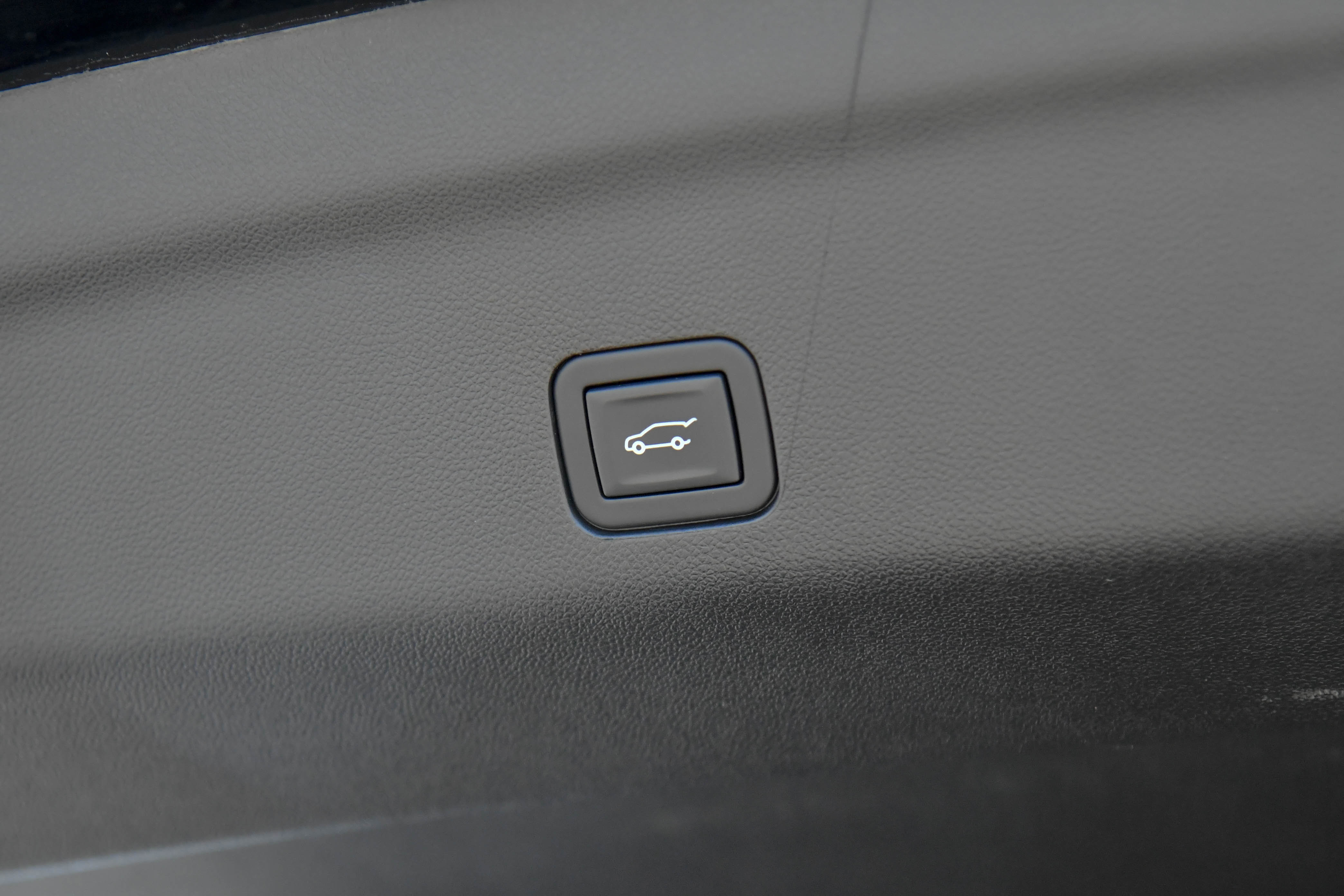Used 2023 Chevrolet Tahoe Premier w/ Advanced Technology Package RWD image 58