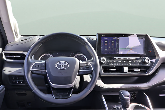 Used 2022 Toyota Highlander Limited AWD/4WD image 18