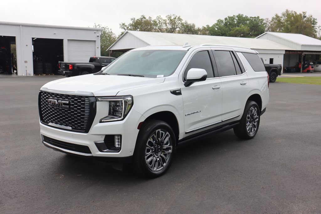 Certified 2023 GMC Yukon Denali Ultimate w/ LPO, Floor Liner Package AWD/4WD image 5