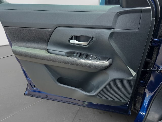 Used 2026 Nissan Kicks SV FWD image 23