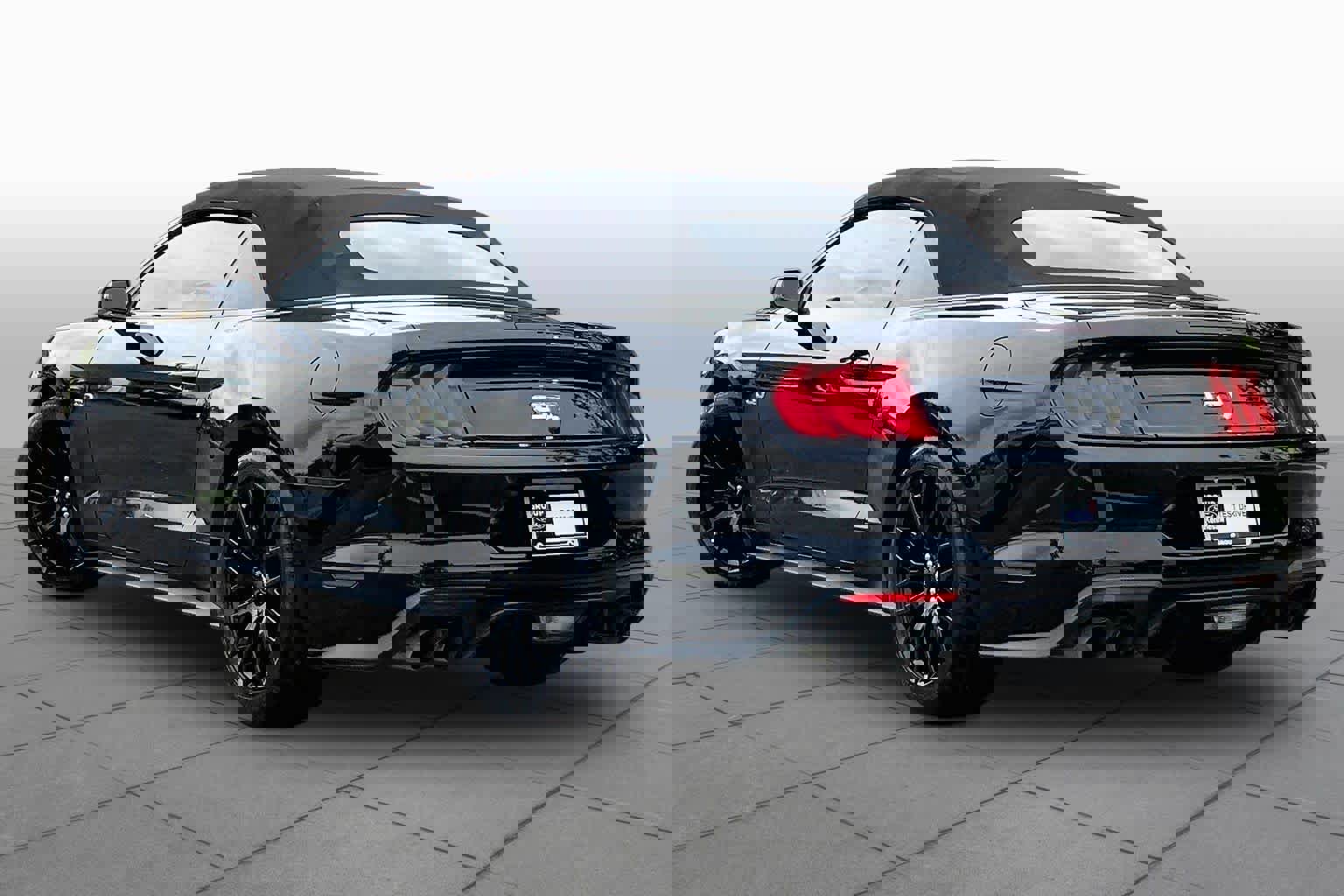 Used 2019 Ford Mustang GT Premium w/ GT Performance Package RWD image 11