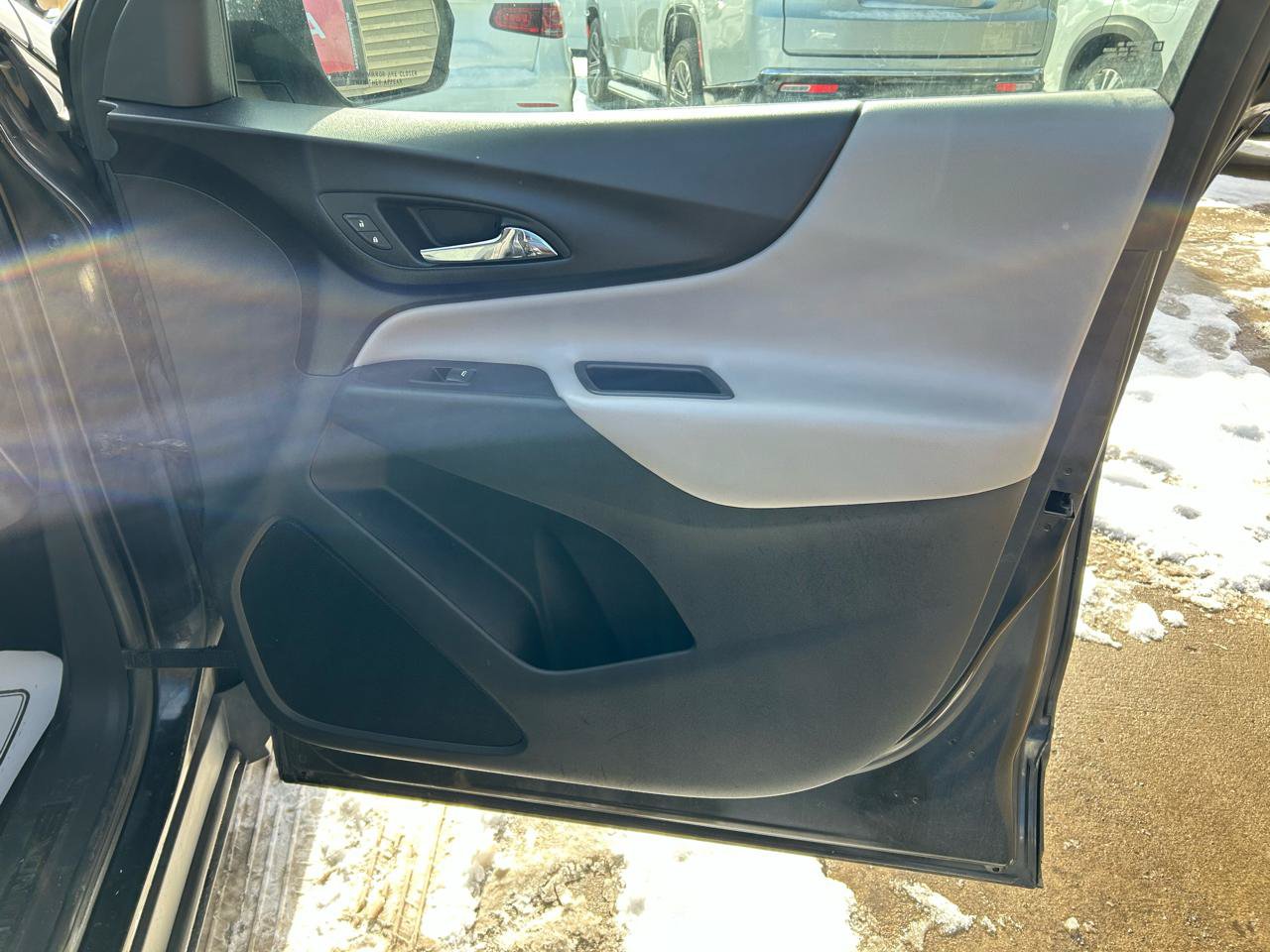 Used 2019 Chevrolet Equinox LS FWD image 16