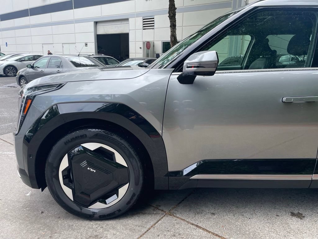 Certified 2024 Kia EV9 Land AWD/4WD image 7