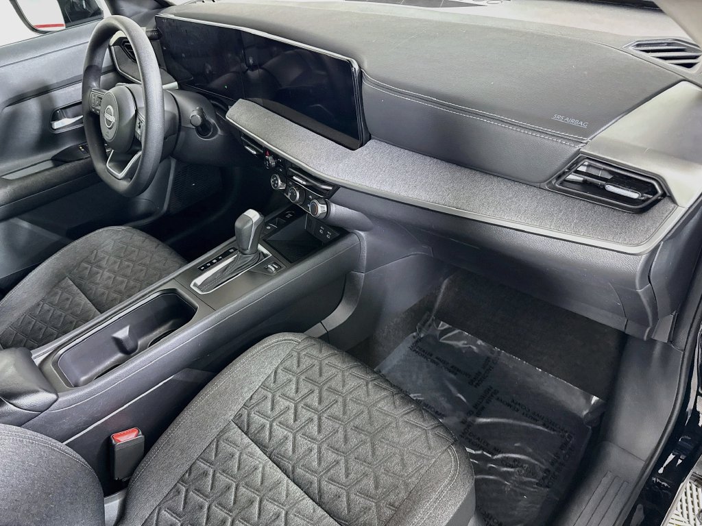 Certified 2025 Nissan Kicks SV FWD image 29