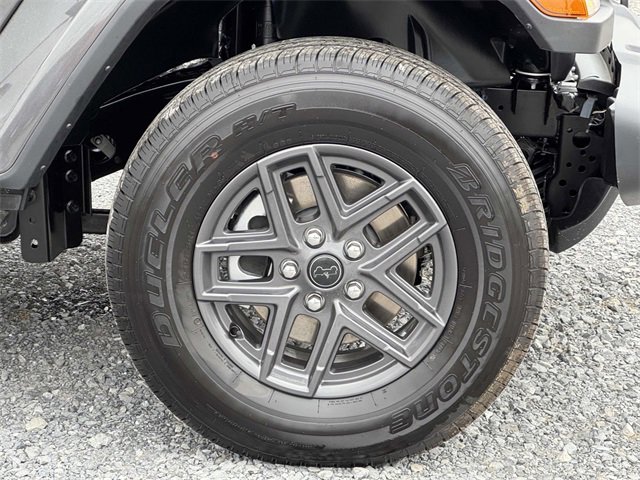 New 2025 Jeep Gladiator Sport image 24