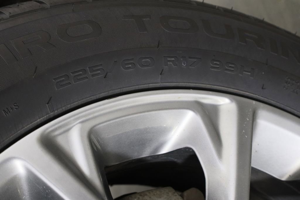 Used 2020 Jeep Cherokee Latitude Plus w/ Comfort/Convenience Group image 41