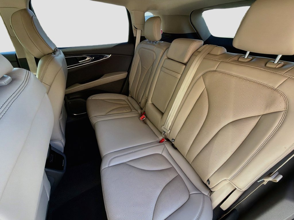 Used 2023 Lincoln Nautilus Reserve AWD/4WD image 27