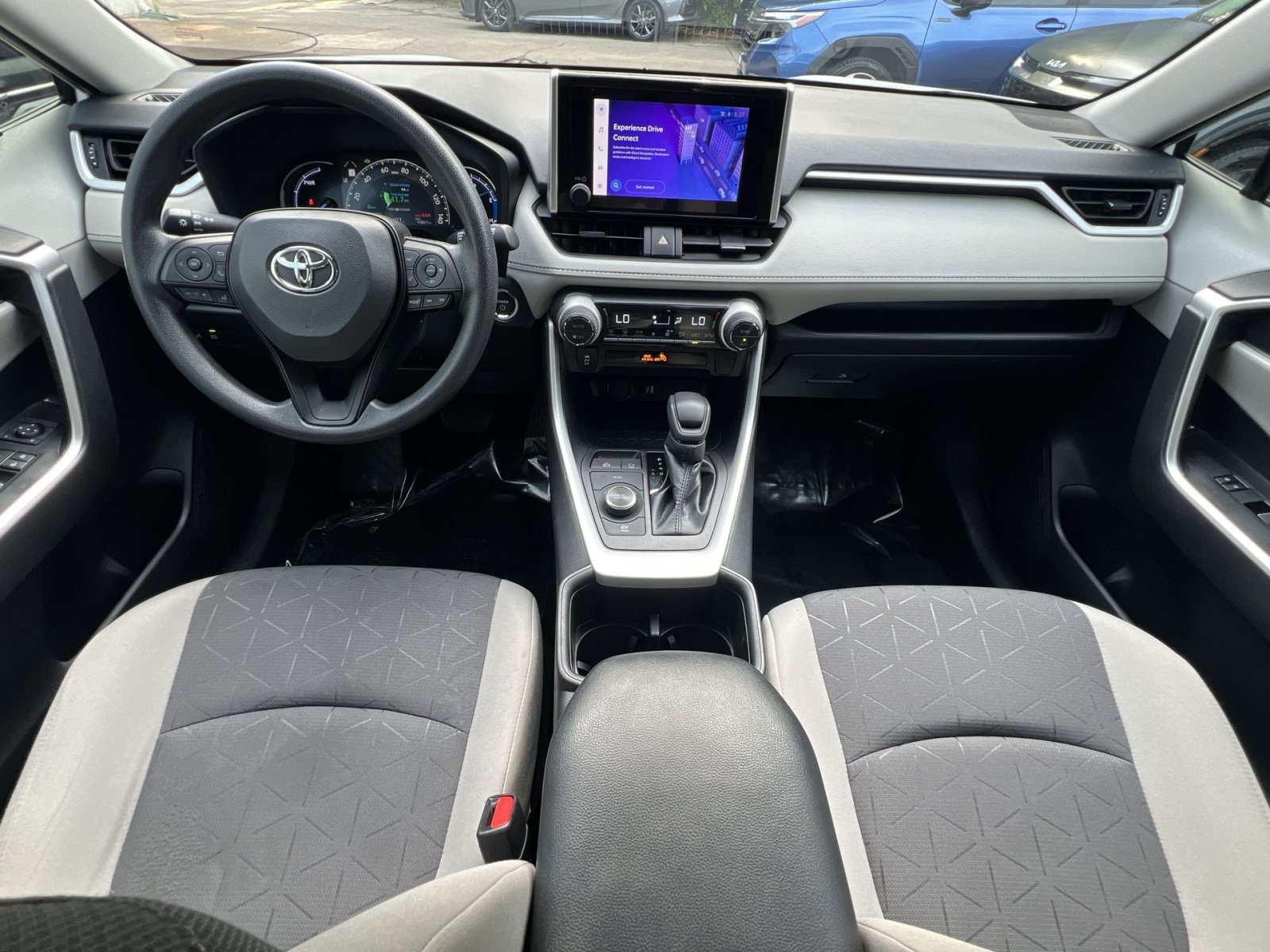 Used 2024 Toyota RAV4 XLE AWD/4WD image 29