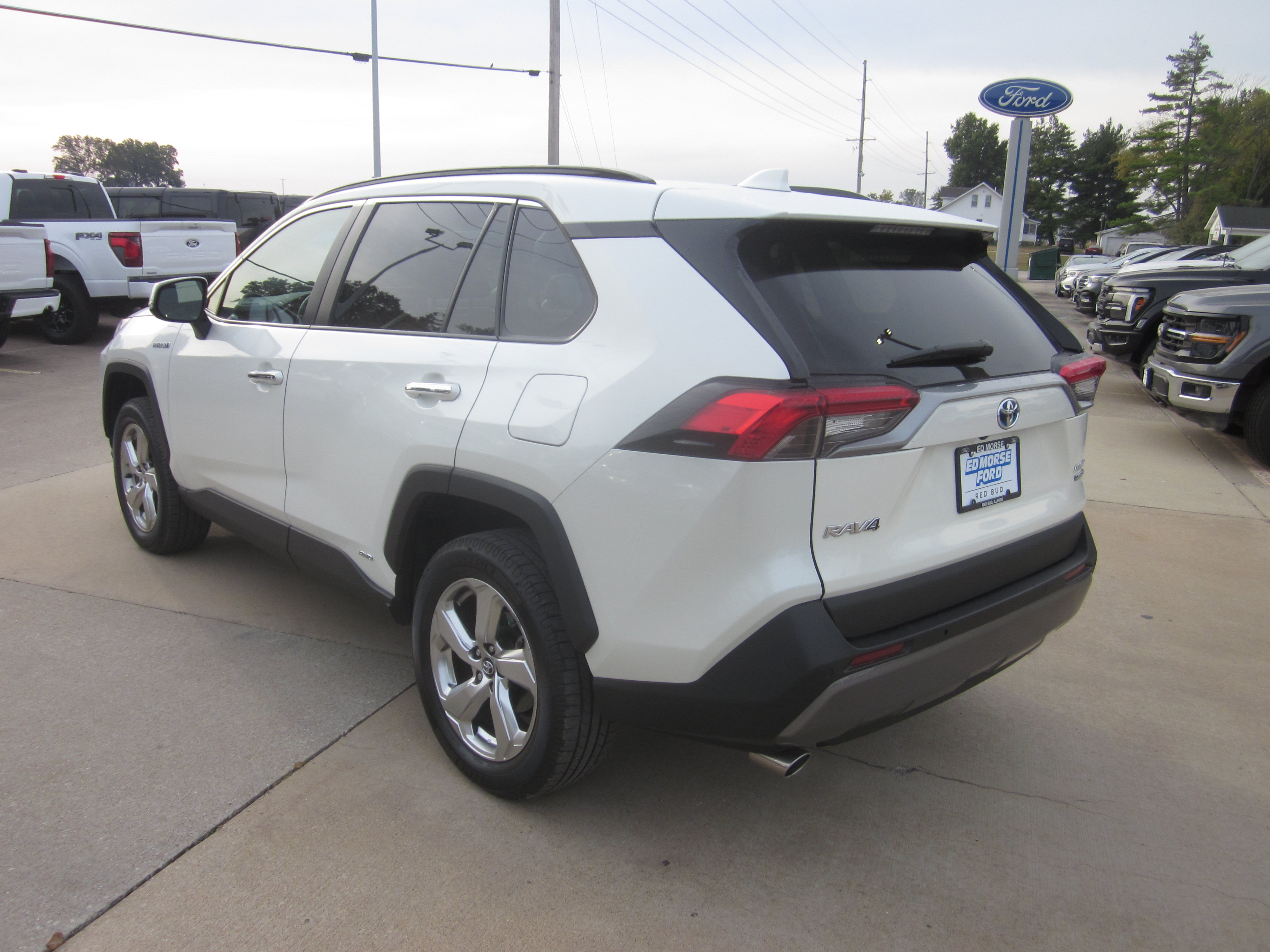 Used 2020 Toyota RAV4 Limited AWD/4WD image 4