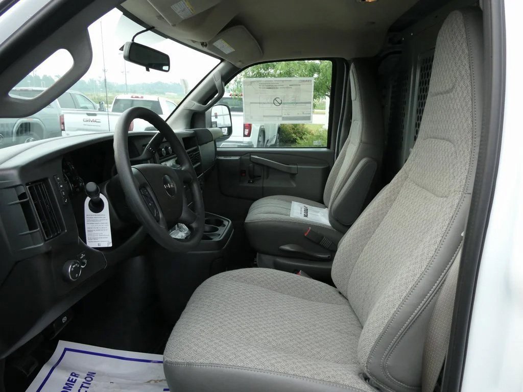 New 2025 GMC Savana 2500 w/ Driver Convenience Package image 32